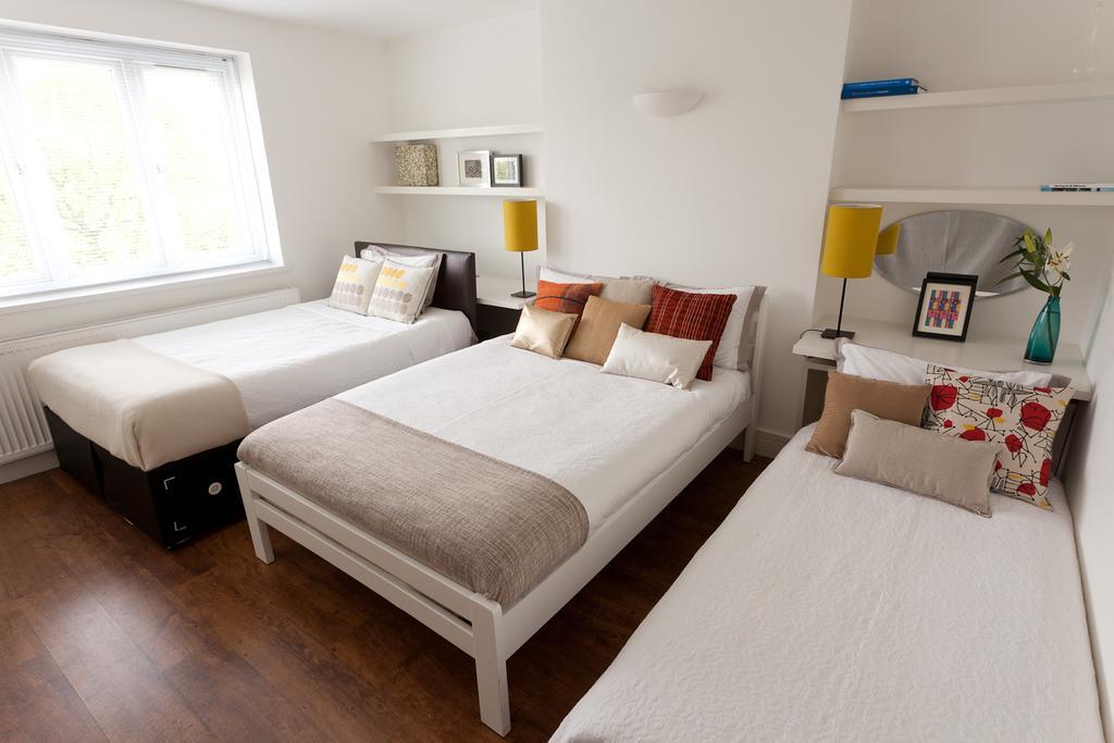 118 Brondesbury Road Apartments London Room photo