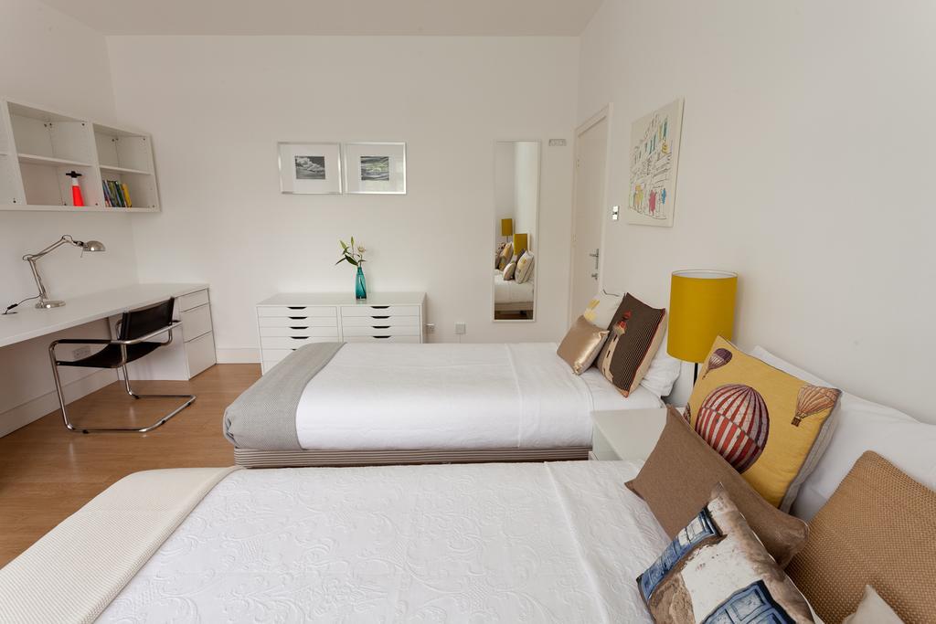 118 Brondesbury Road Apartments London Room photo