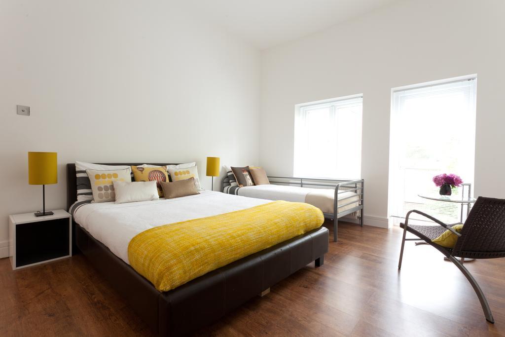 118 Brondesbury Road Apartments London Room photo