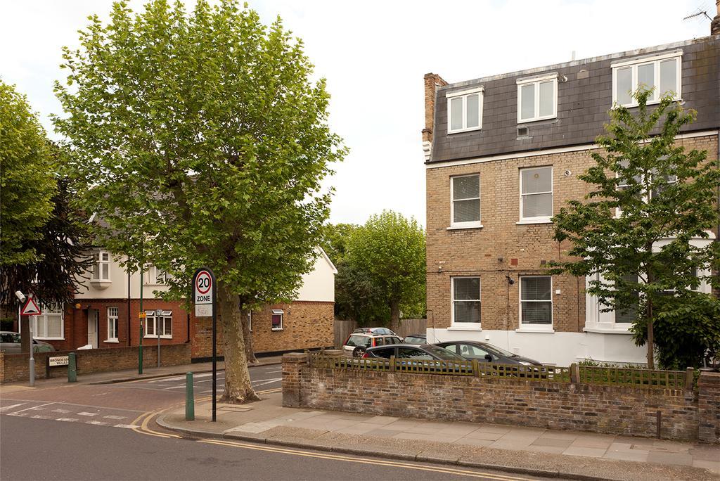 118 Brondesbury Road Apartments London Room photo